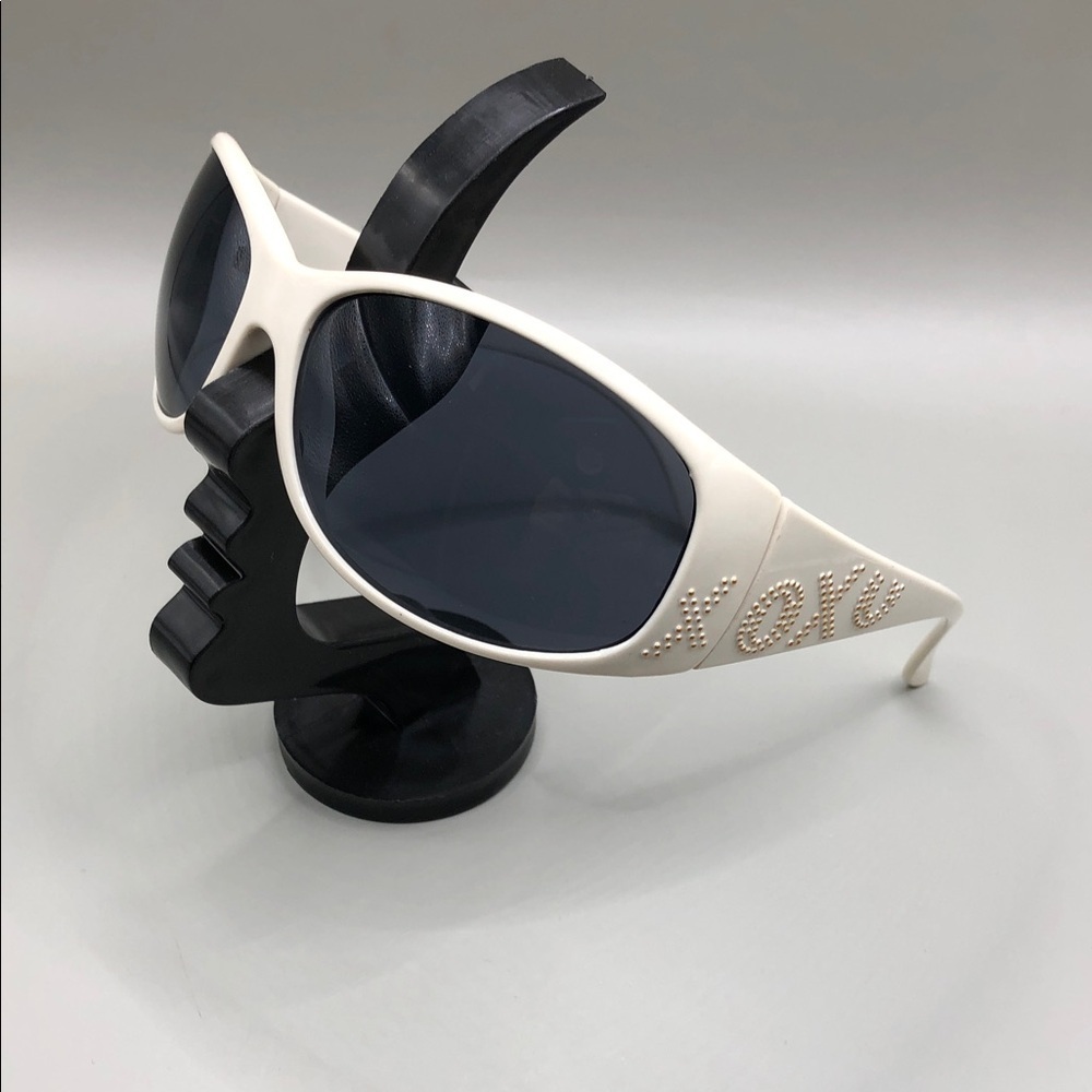 Xoxo y2k vintage logo cream sunglasses oval.